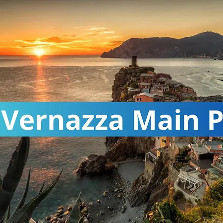 The Main Plaza - & Pensión Vernazza