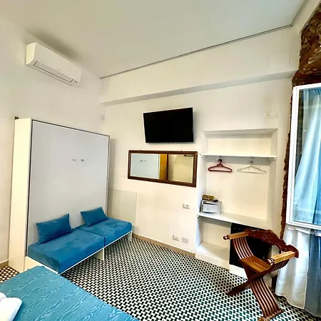 Affittacamere The Main Plaza - Rooms&apartment Vernazza