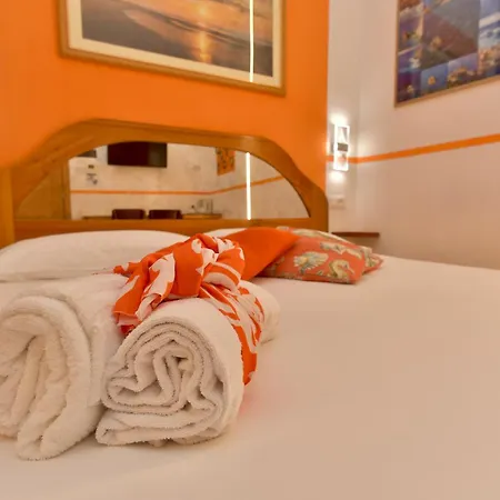 The Main Plaza - & Guest house 3*