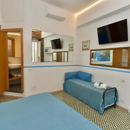 Guest house The Main Plaza - & 3*